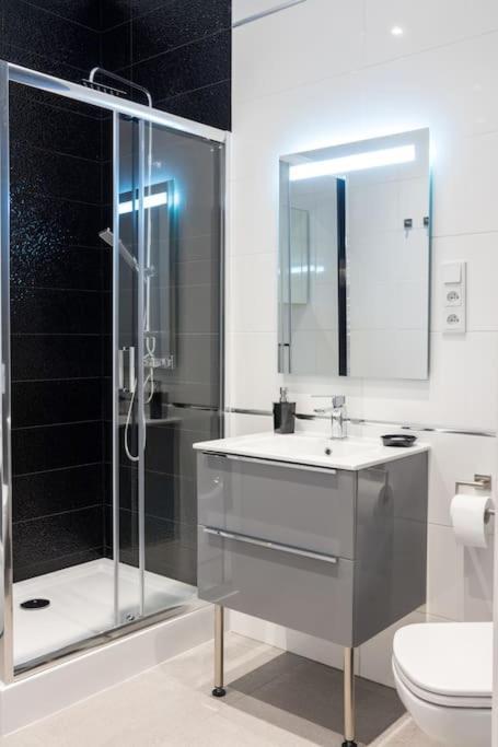 With Air Conditioning In The Heart Of Cracow Heart Apartament *