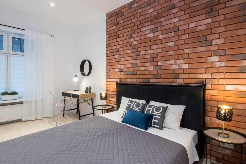 With Air Conditioning In The Heart Of Cracow Heart Apartament