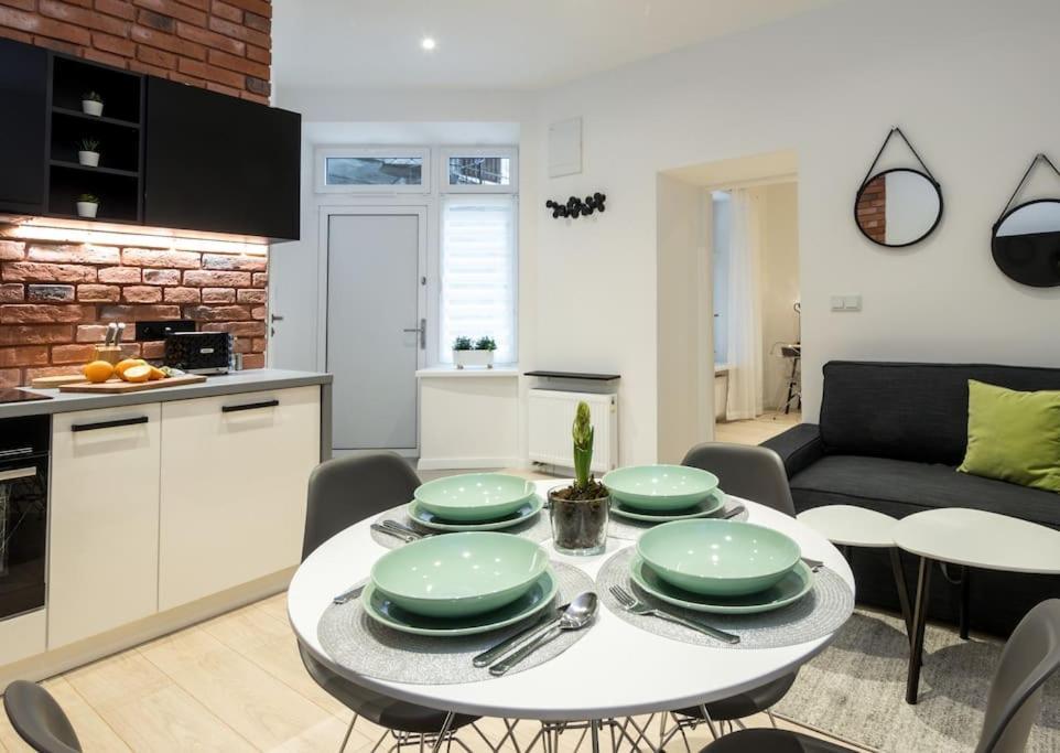 With Air Conditioning In The Heart Of Cracow Heart Apartament