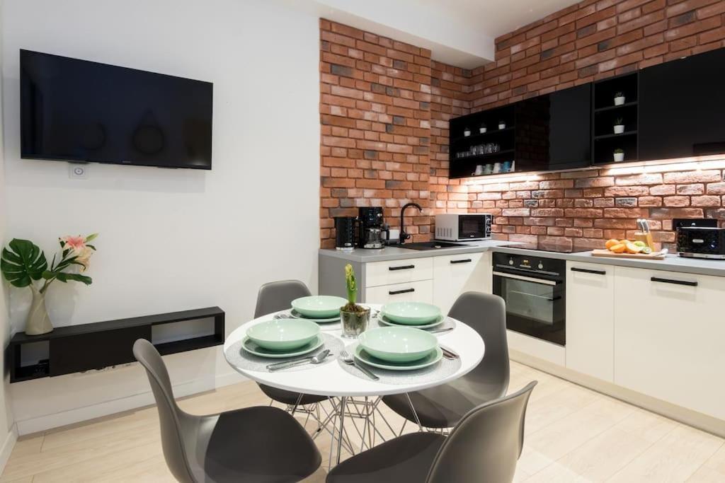 With Air Conditioning In The Heart Of Cracow Heart Apartament *